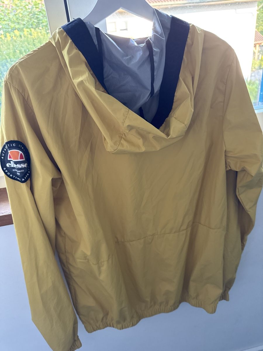 Ellesse Jacken: Regenjacke Ellesse Grösse M – Gebraucht aus Sirnach von ale_8nkh 2