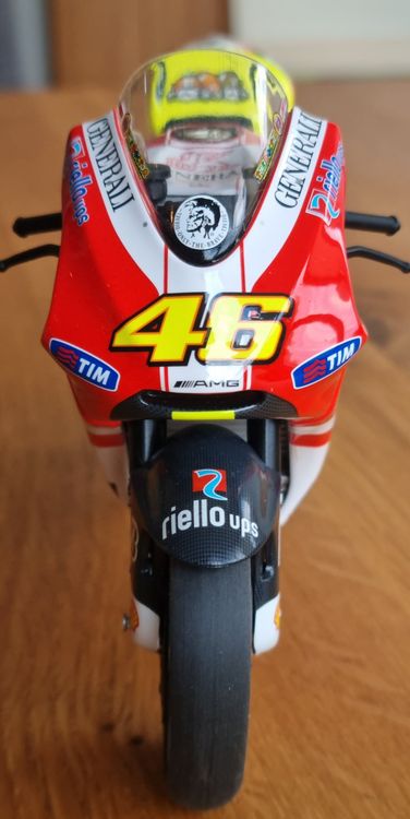 Miniature Ducati Desmosedici Rossi 2011 - Minichamps 1/12 - Occasion