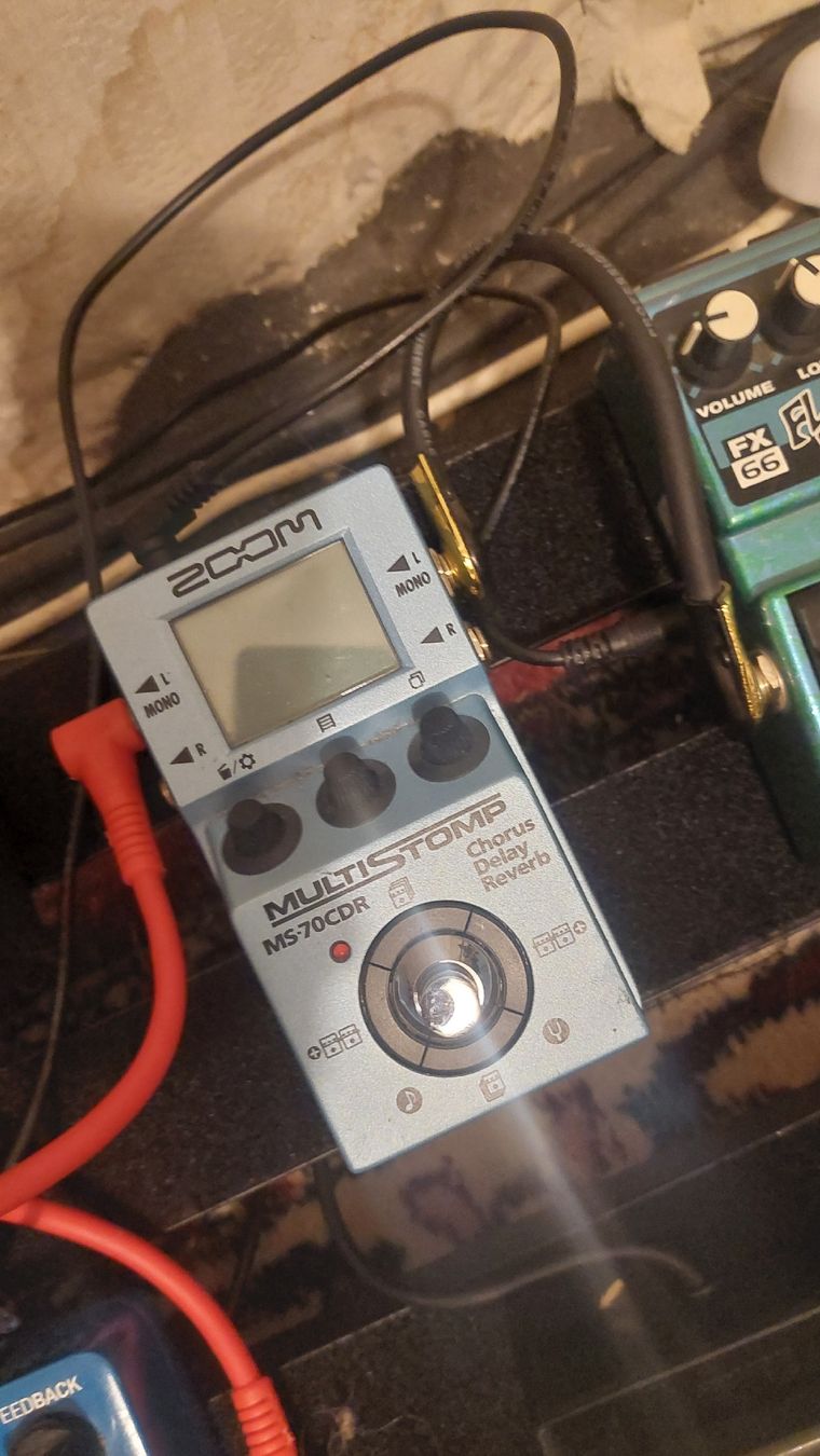 Zoom Musikinstrumente: ZOOM MS-70CDR Multistomp Chorus Delay Reverb Pedal – Gebraucht aus Fribourg von dilerniafelice