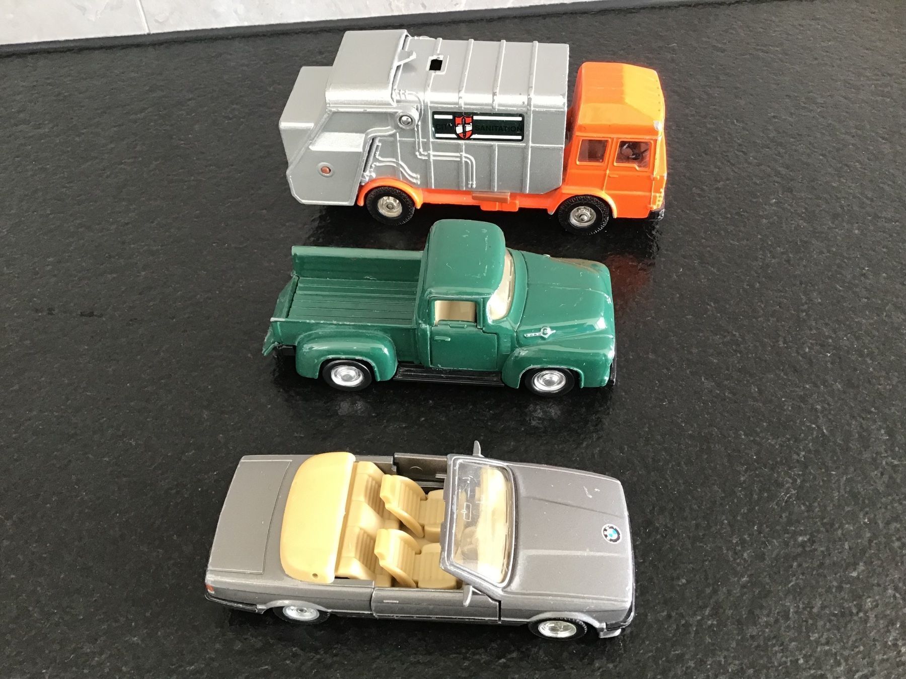 Jouets: Voitures en métal – D'occasion à Neuchâtel par sta_7qfy 4