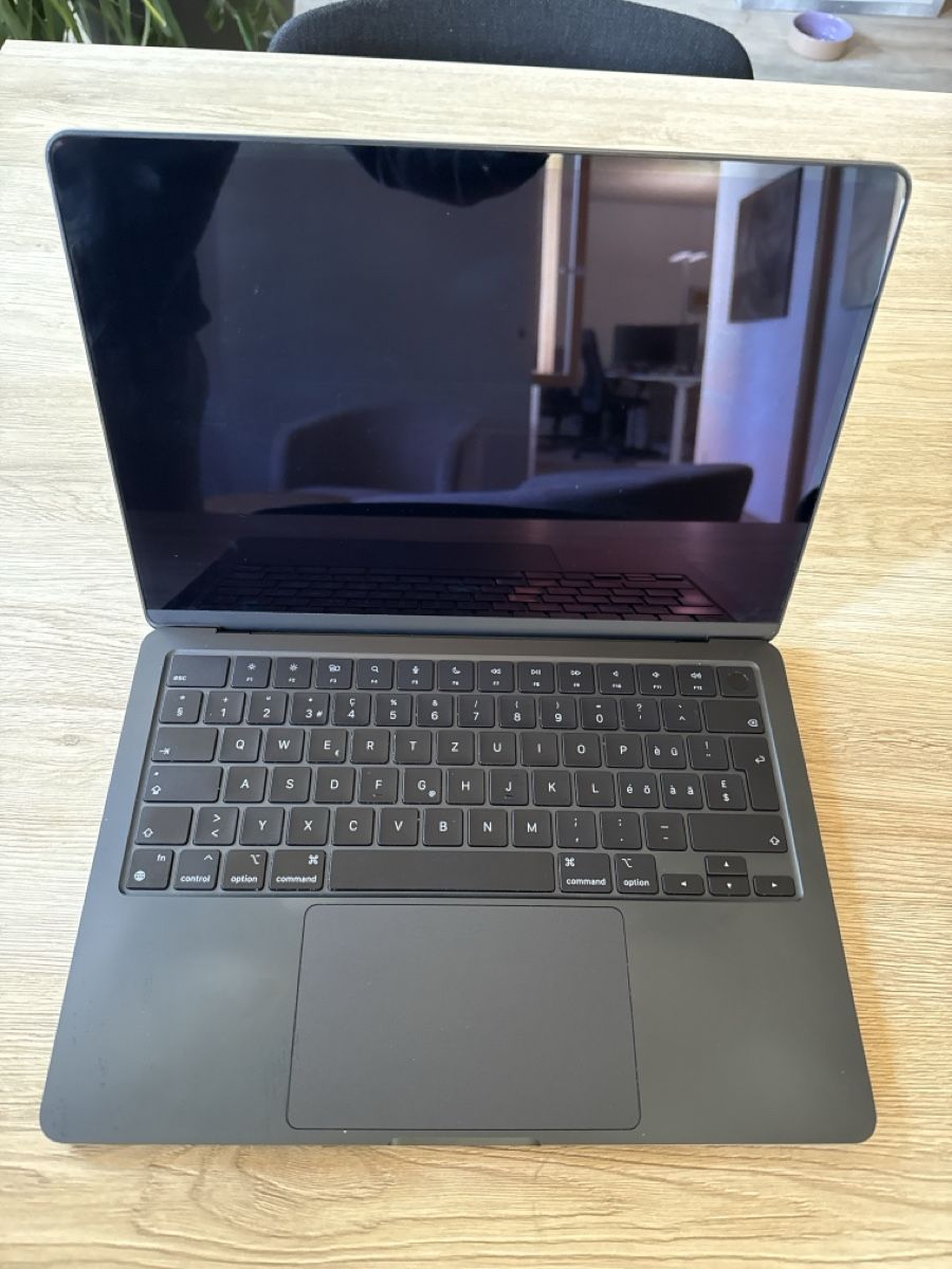 Apple Notebook: Apple MacBook Air 2022 (A2681) – Usato da Buchen im Prättigau venduto da dideldu 1