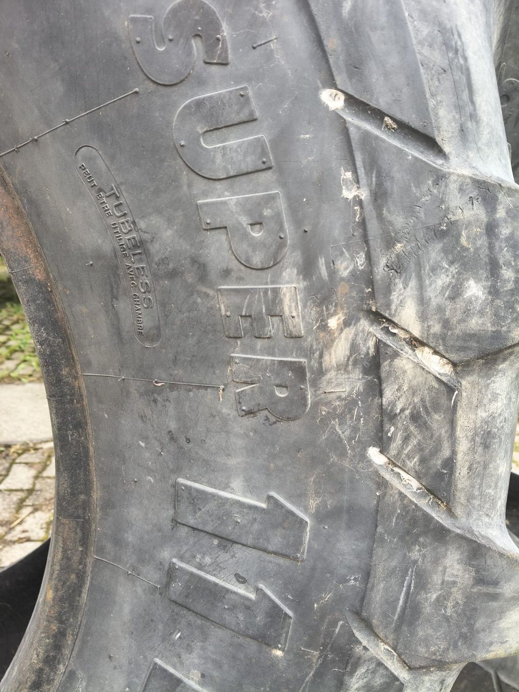 Pneumatici & Ruote complete: Bereifung 650/ 65 R 38 – Usato da Zuckenriet venduto da anroda 1