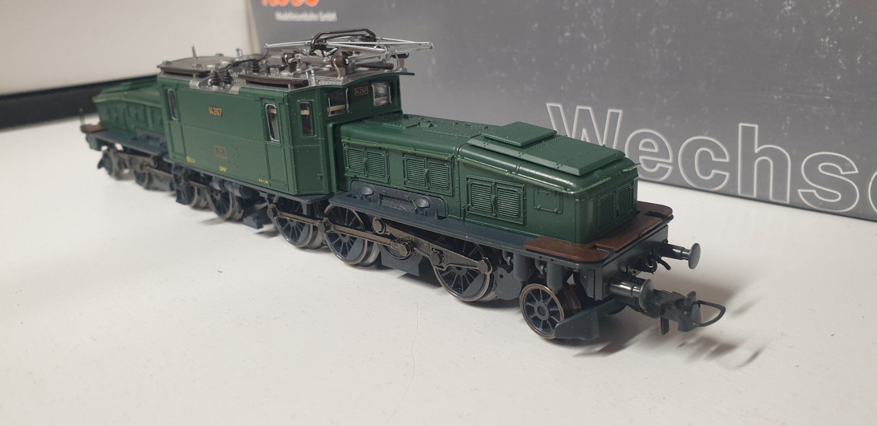 Roco Modellini di ferrovie: Roco SBB Ce6/8 Rangierkrokodil Digital H0/AC 69848 – Usato da Neuenhof venduto da ludovicco 2