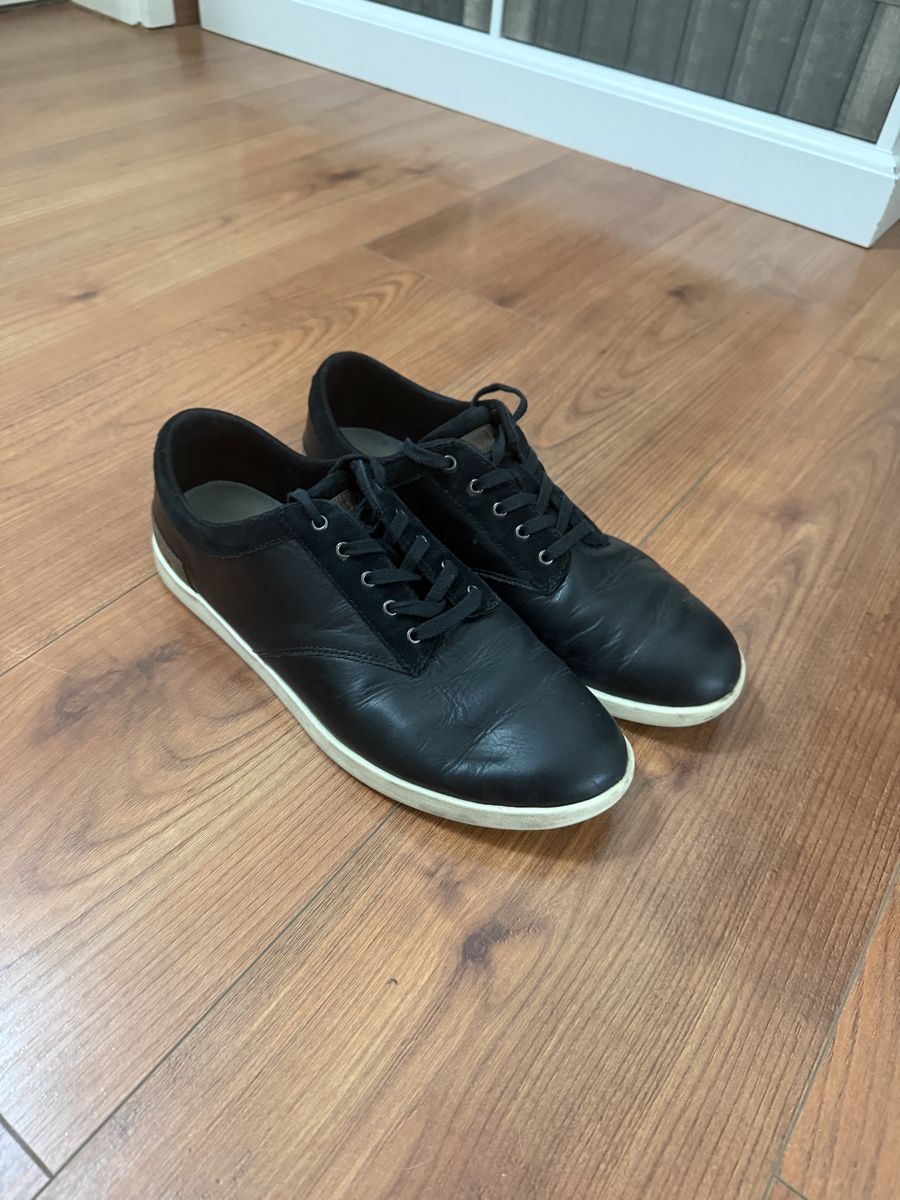 Herrenschuhe: Lacoste Gilford Leder Sneaker Schwarz EU42 – Gebraucht aus Dänikon ZH von RAFIMIKI