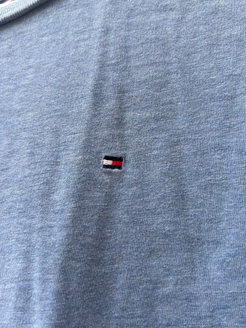 Tommy Hilfiger Hemden, T-Shirts & Polos: TOMMY HILFIGER T-Shirt – Gebraucht aus Dättwil AG von fio_d76l 1