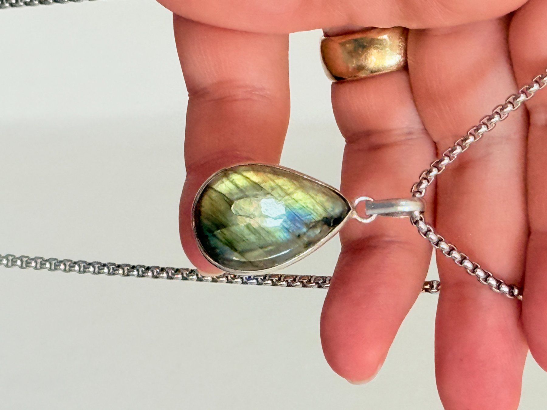 Colliers: Labradorite necklace – Neuf avec emballage d'origine à Genève par AGBERG 6