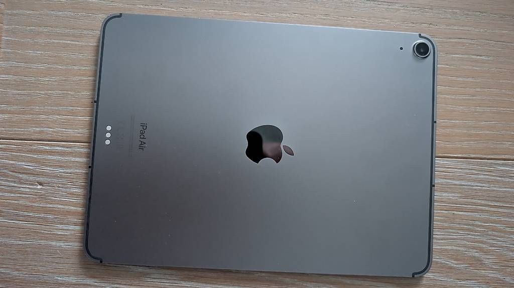 Apple Tablet PC: iPad Air 5. Generation 256GB Cellular/wifi – Gebraucht aus Steffisburg von chris_w01 1