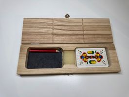 Spielkarten mit Box, Tafel und Kreidestift