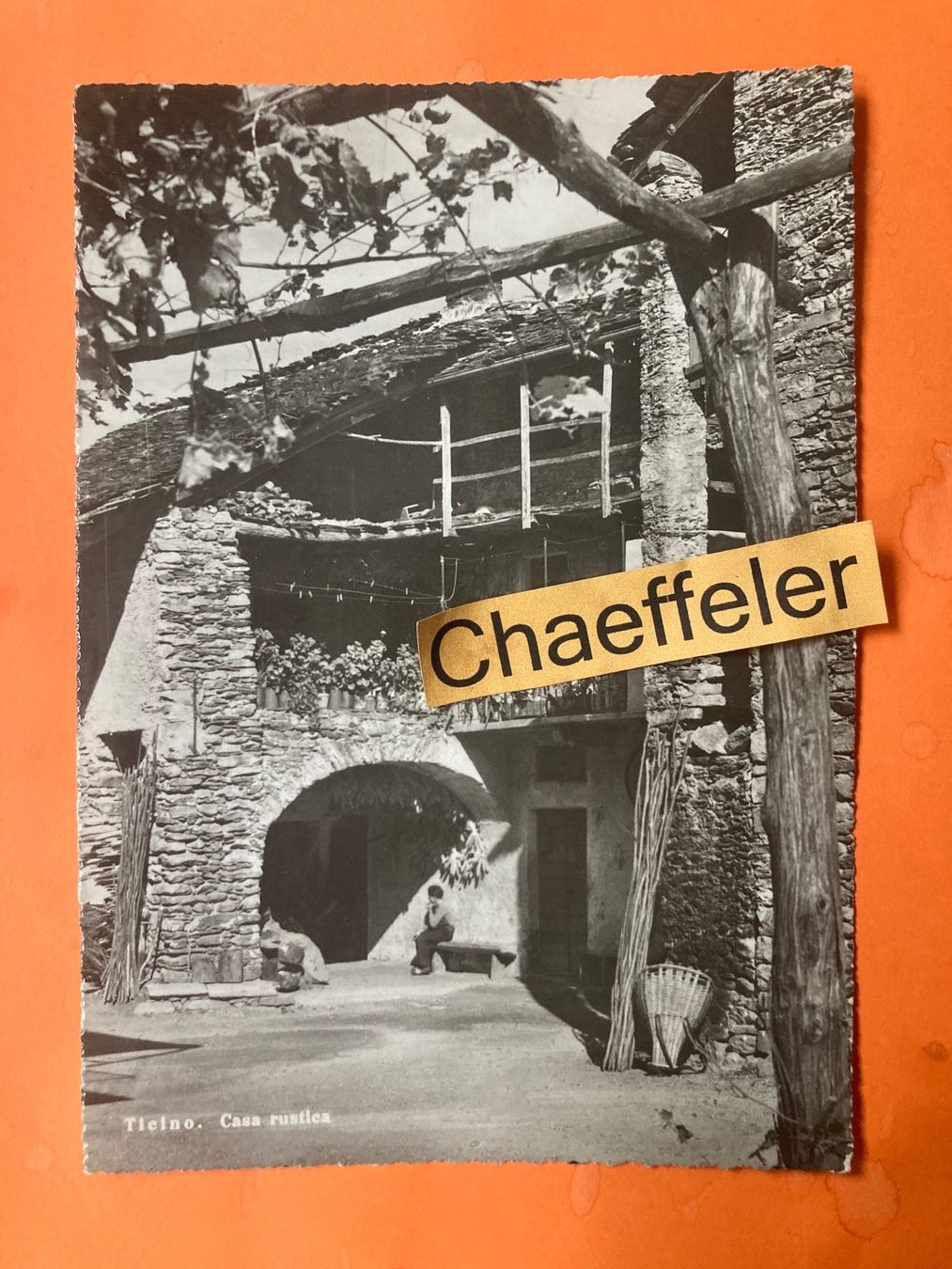 Cartoline postali: 1943 Ticino. Casa rustika – Usato da Zürich venduto da Chaeffeler