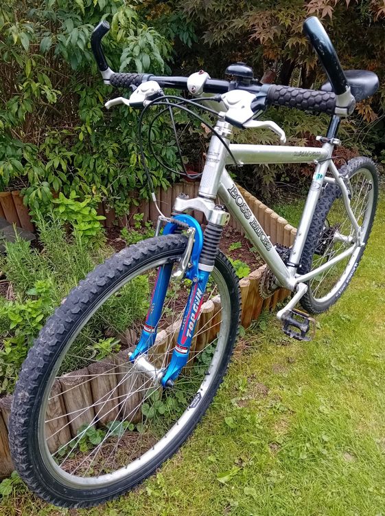 BOSS BIKES TEAM 7000 MTB/Citybike 48cm Frame READY to GO! (Usato