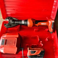 Pince Sertisseuse Coupe Câble/Kabelpresse Hilti NUN 54 A22