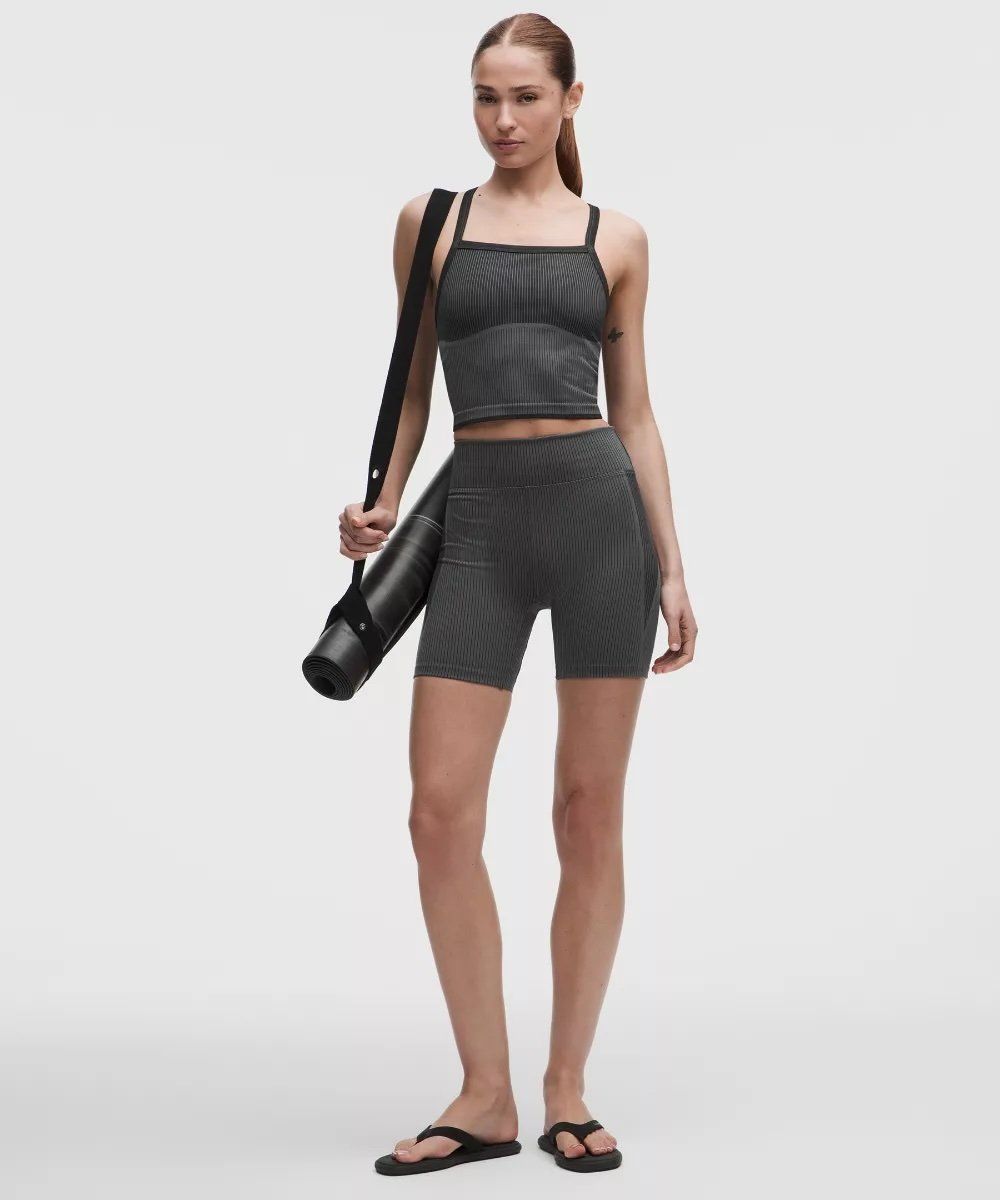Lululemon Pantaloni: Lululemon High-Rise Shorts – Nuovo e nell'imballaggio originale da Zürich venduto da ray_r79m