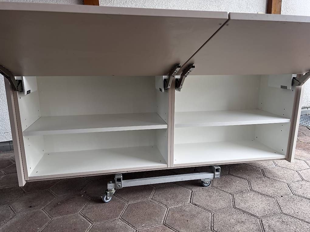 Armadi: Wandschrank mit Beleuchtung – Usato da Ormalingen venduto da jo_see 1