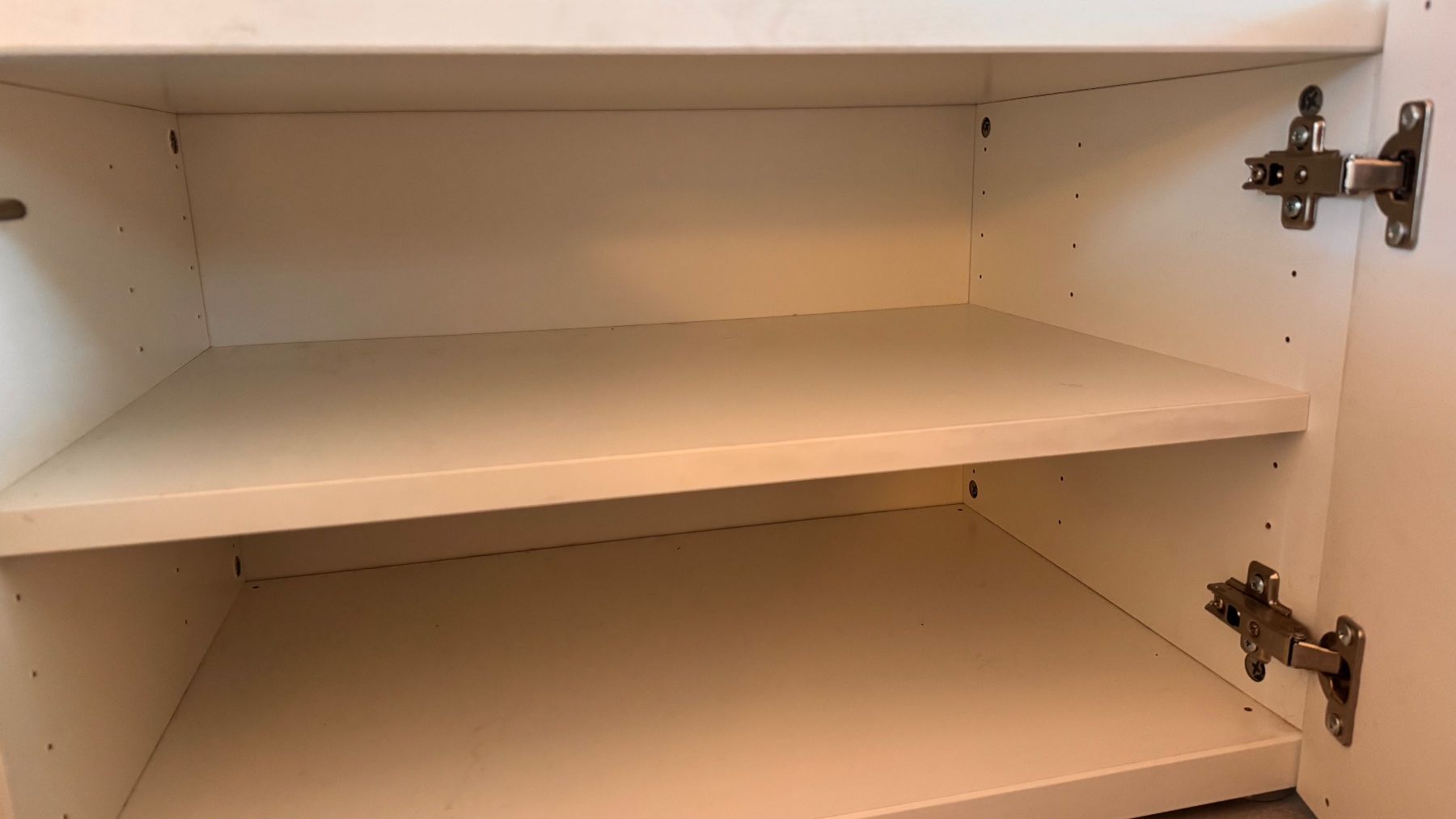 Ikea Mobili TV: IKEA Lowboard BESTA 180cm weiss mit Glasplatte – Usato da Baar venduto da 001loulou 4