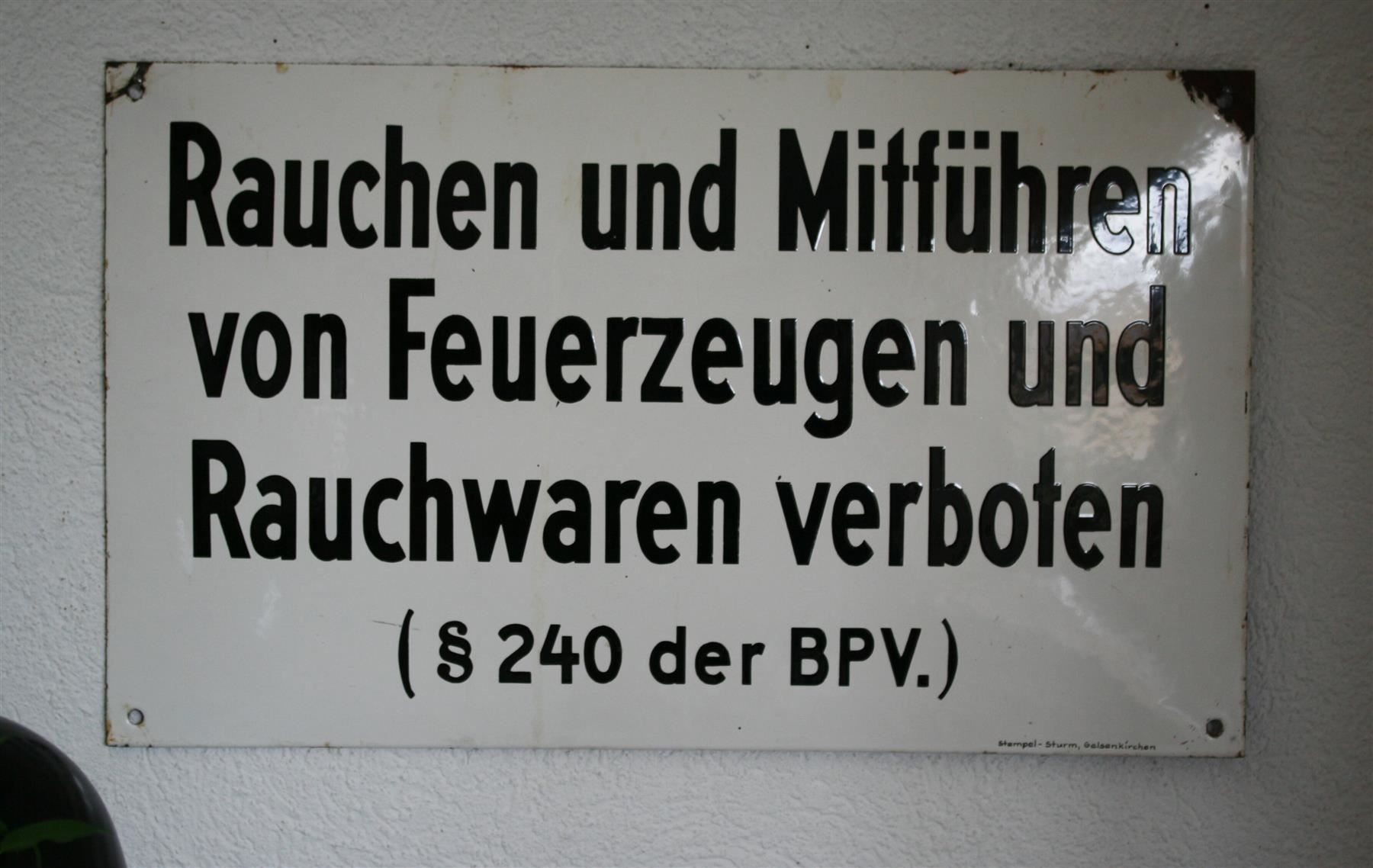 Insegne: Emailschild "Mitführen von Feuerzeugen" – Usato da Birrwil venduto da brandschatz_birrwil 8