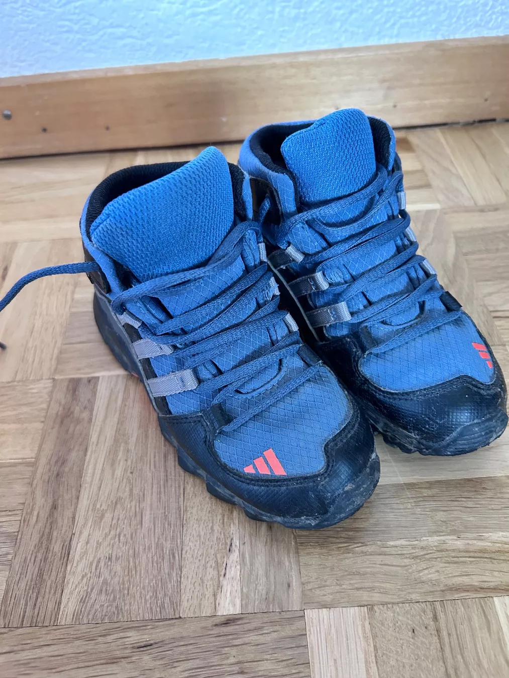 Adidas Scarpe da uomo: Trekkingschuhe Kinder – Usato da Affoltern am Albis venduto da dor_d289
