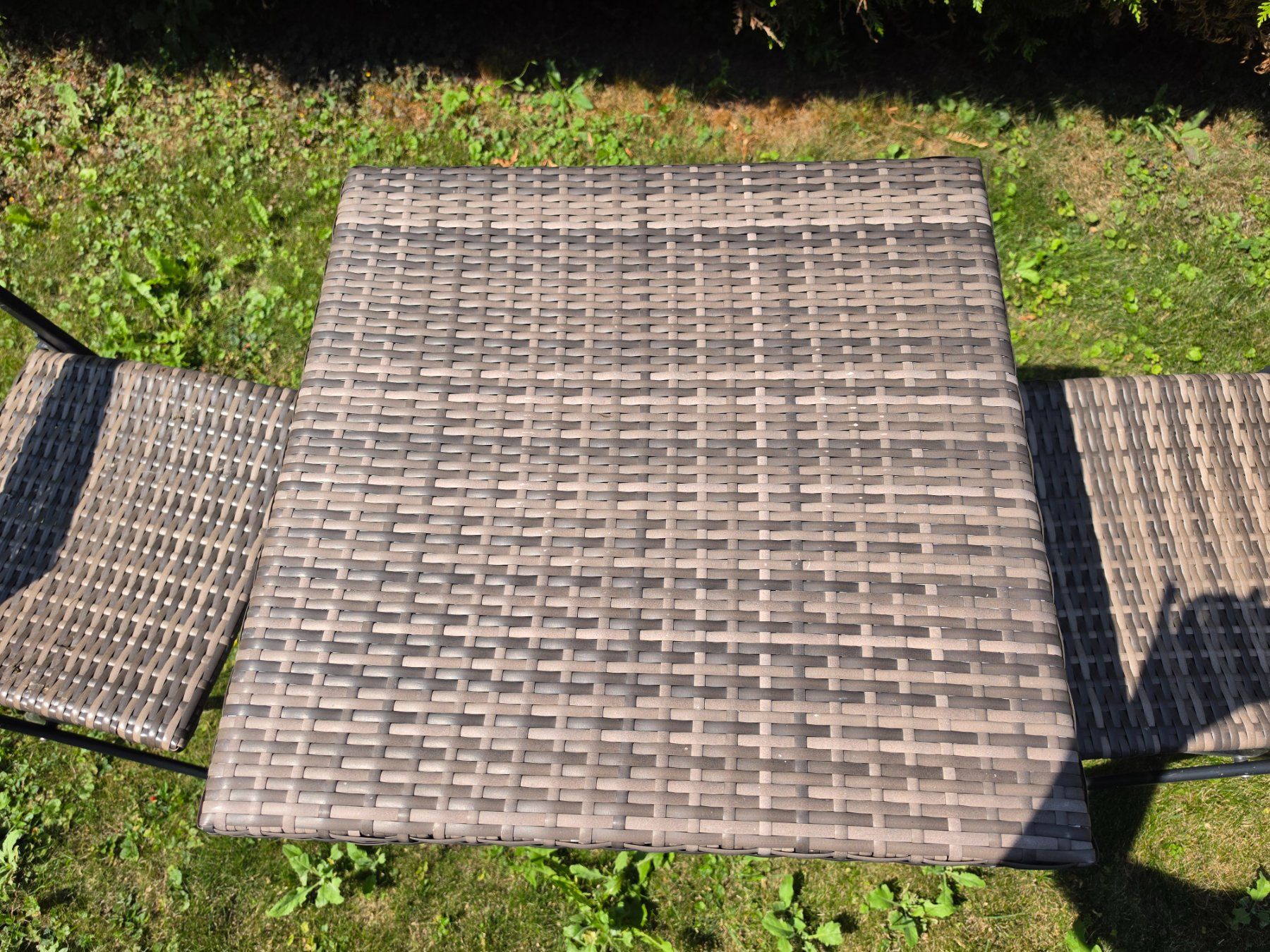 Set de table et chaises: Table avec deux chaises – D'occasion à Saxon par aur_2ffw 1