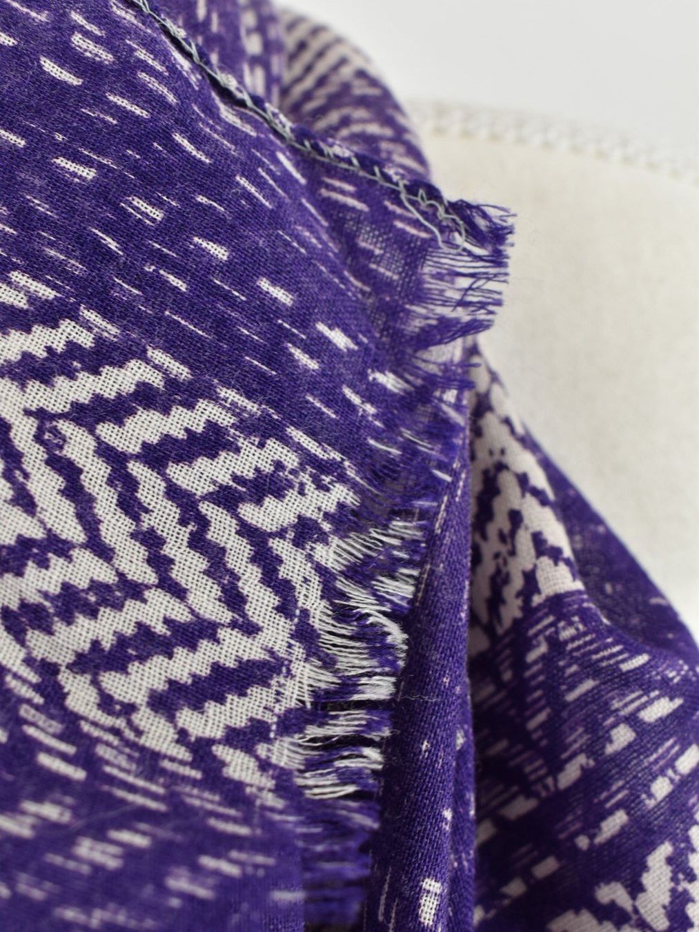 Aigner Foulard & Sciarpe: Aigner Schal, leicht, neuwertig – Nuovo (secondo la descrizione) da Nürensdorf venduto da 2ND_STORY 2
