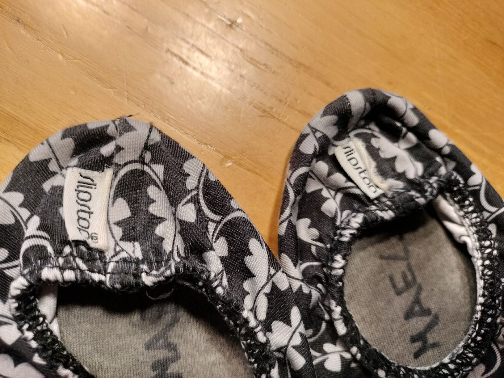 Scarpe per ragazzi: Slipstop Badeschuhe 2 Stück 27-28 – Usato da Gordevio venduto da LadyTicino 7