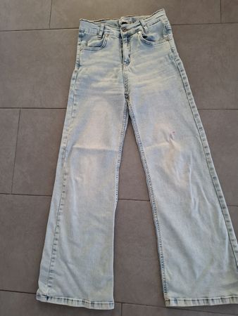 Jeans hellblau weit Bein Grösse 152 !