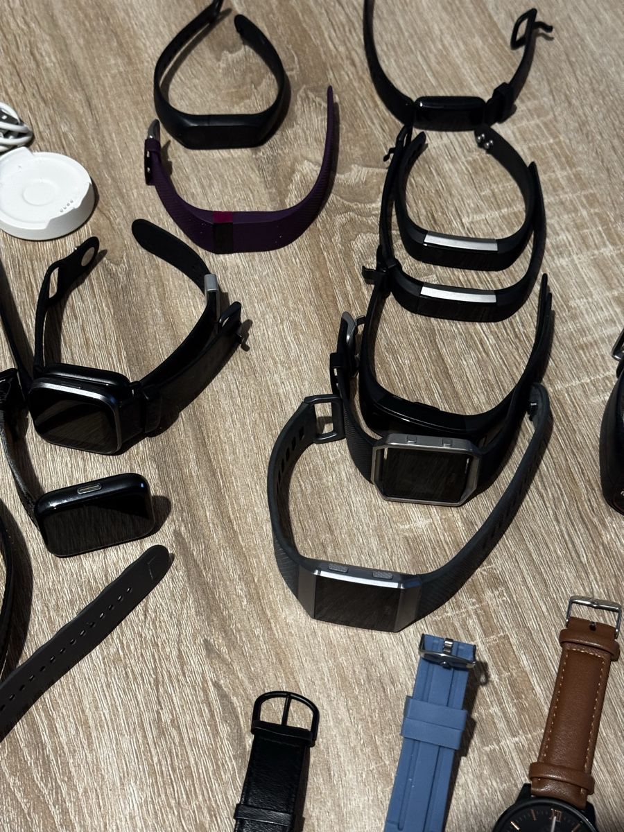 Orologi: Lot de montres pièces Polar Fitbit etc – Difettoso da Vevey venduto da Eiden77 2