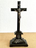Schönes antikes Kruzifix