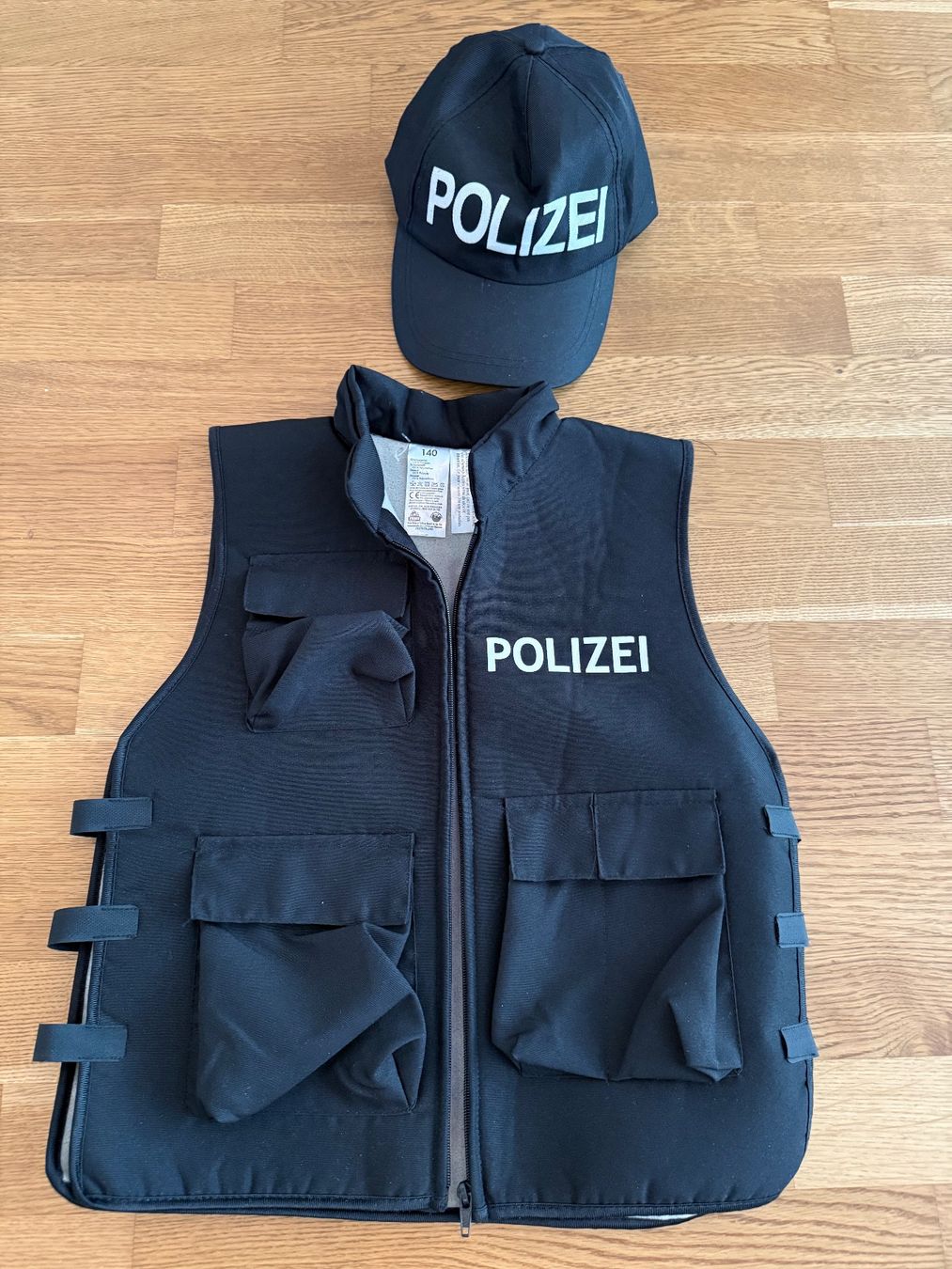 Costumi: Polizei Kostüm Gr. 140 – Usato da Rheinfelden venduto da DanielaSara