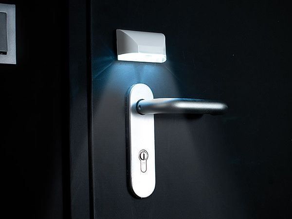 Lampade: LED-Türbeleuchtung mit Bewegungssensor – Nuovo e nell'imballaggio originale da Giubiasco venduto da softmail 3