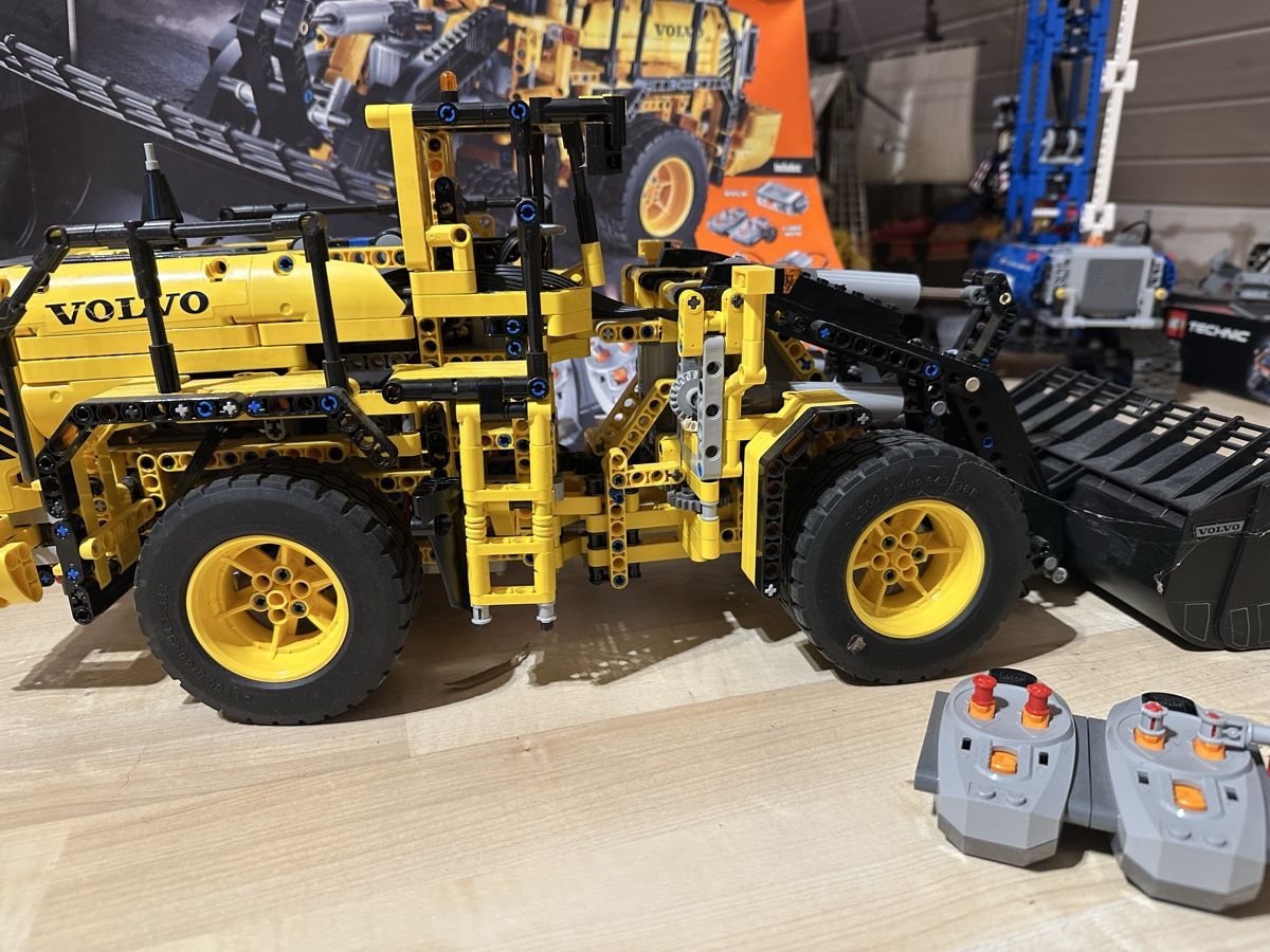 Lego Spielzeuge: Lego Technic, Volvo L350F Radlader – Gebraucht aus Grafstal von jes_t6s7 1
