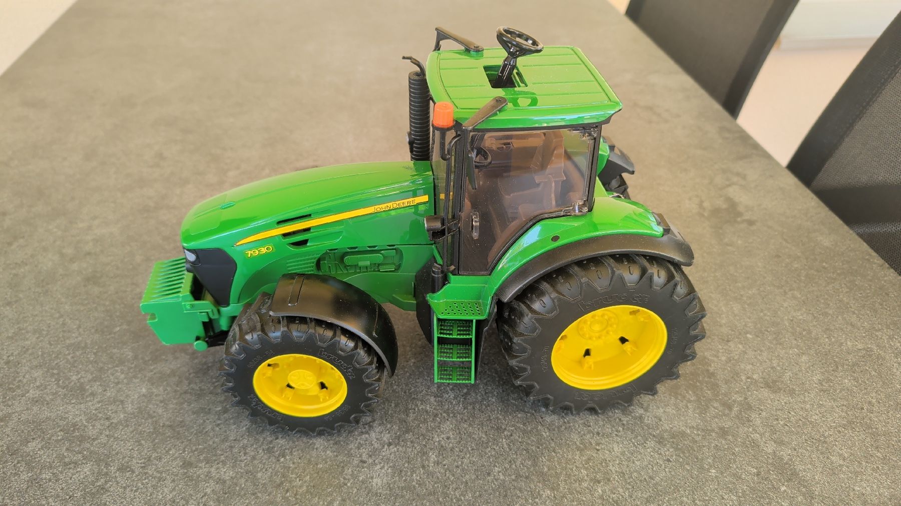Giocattoli: Spielzeug Traktor John Deere 7930 – Usato da Kriens venduto da Raphelino 2