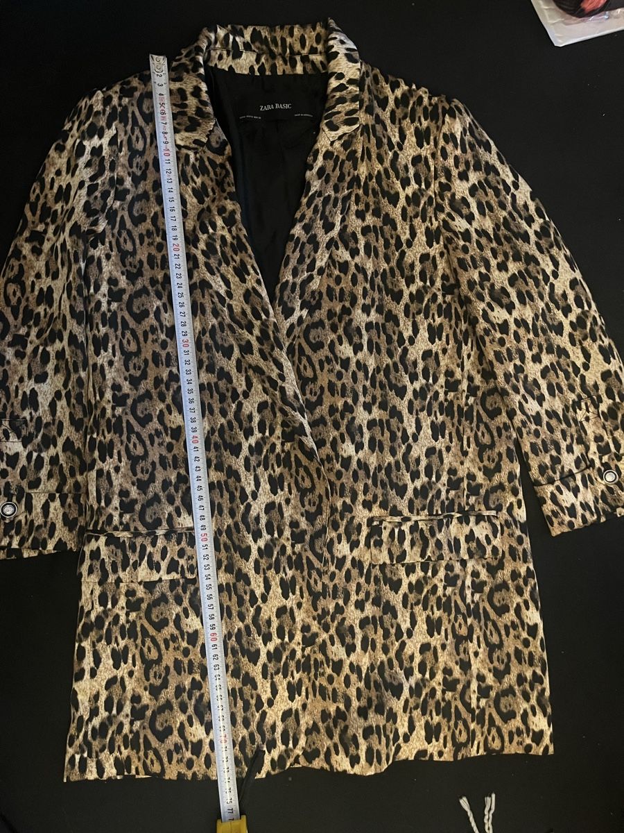 Zara Vestes: Zara Blazer  Leo-Muster Grösse M  – Neuf (Voir description) à Olten par sae_82z2 1