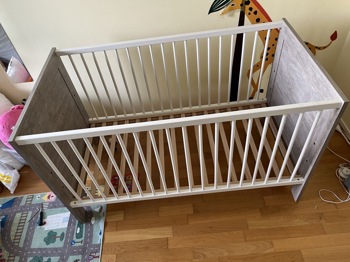 Betten: Babbybett mit Matratze 1CHF – Gebraucht aus Zeihen von mateuszboss