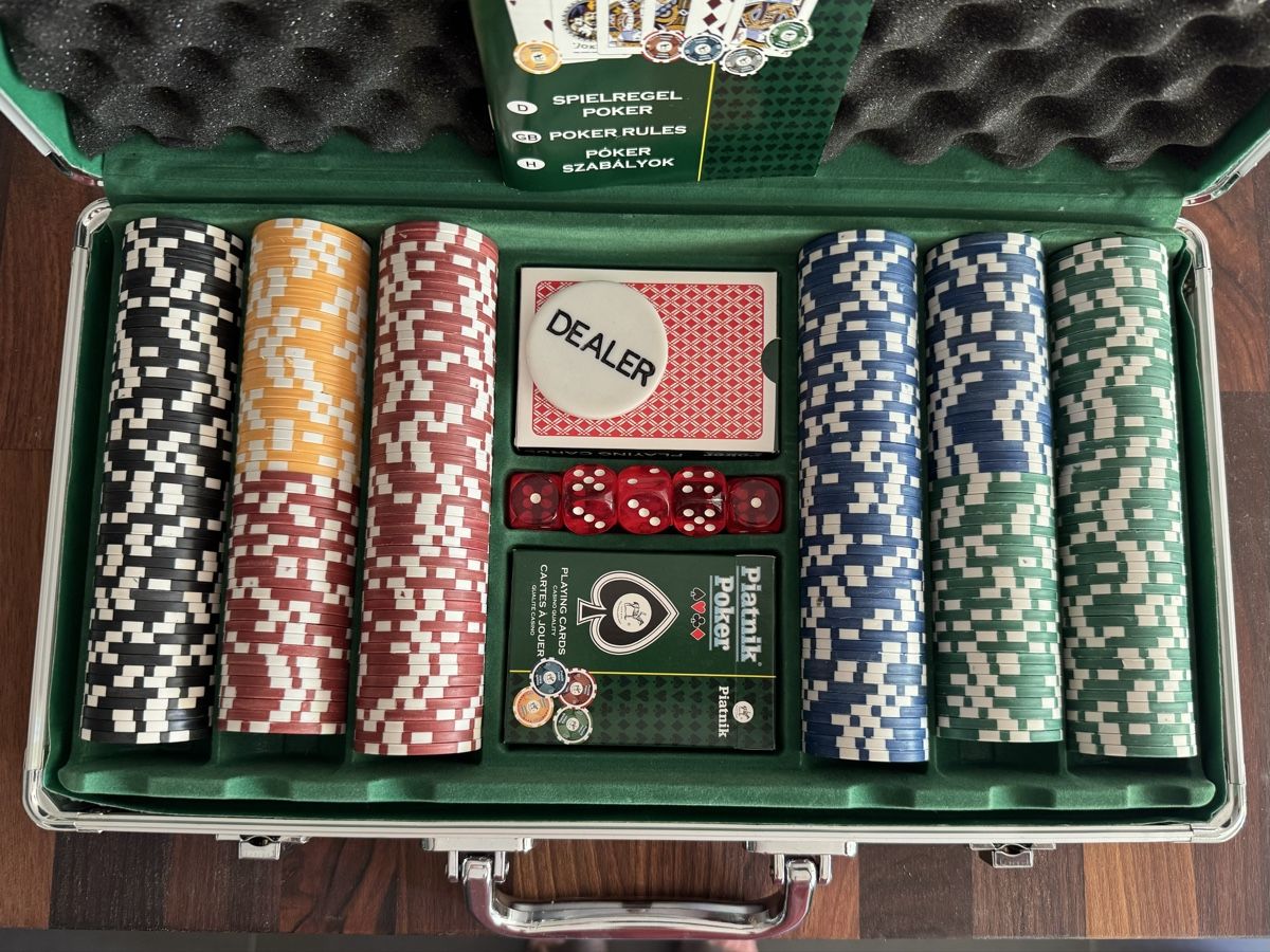 Spiele: Poker Koffer mit Chips und Karten – Neu (gemäss Beschreibung) aus Basel von Steffox 1