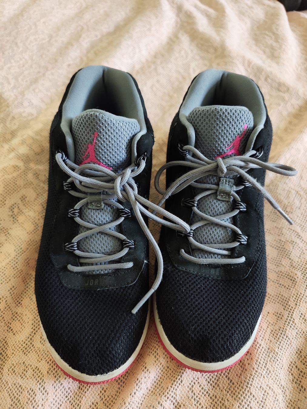 Jordan Scarpe per ragazze: Jordan Turnschuhe gr. 35 – Usato da Muttenz venduto da Hermesvonthan