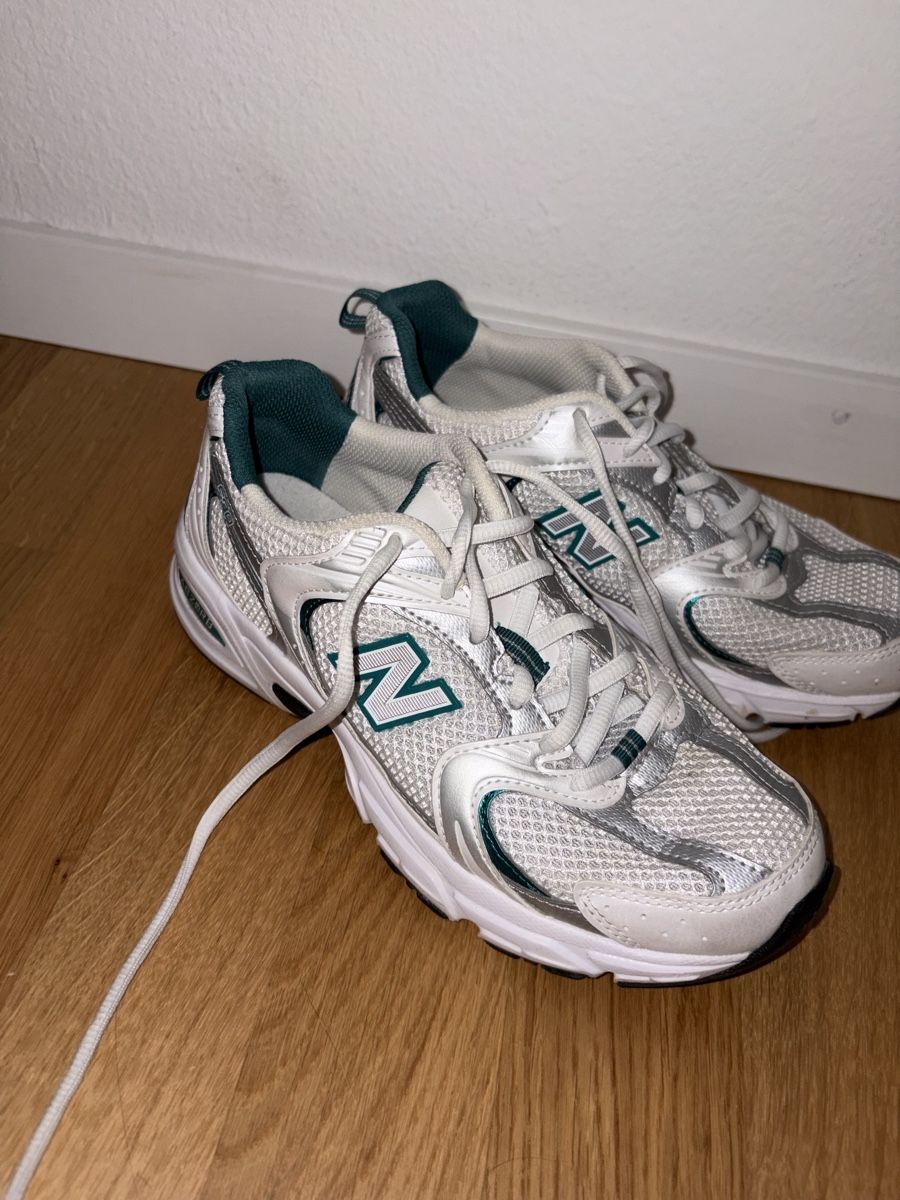 New Balance Scarpe da uomo: New Balance Sneaker MR530 – Nuovo (secondo la descrizione) da Spiez venduto da deborahsarahhh 2