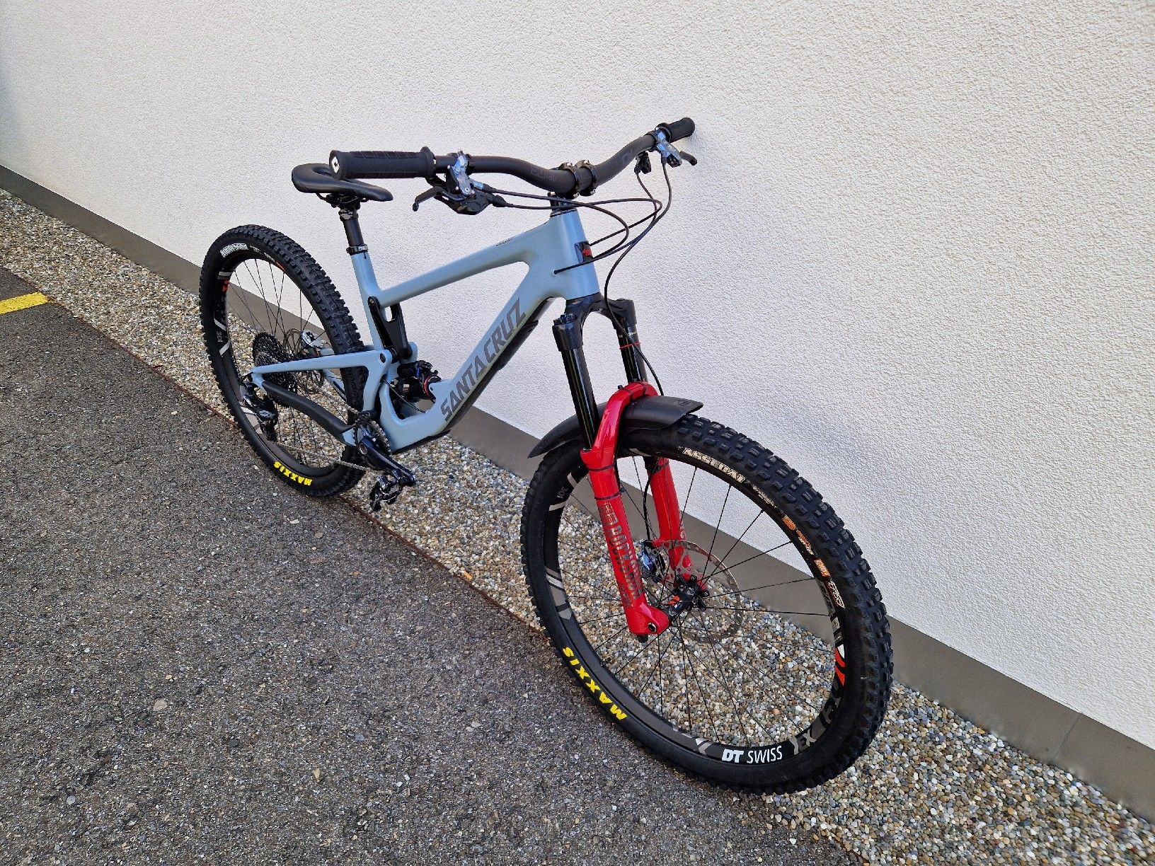 Santa Cruz Vélos: Santa Cruz Bronson V3 Carbon CC, custom – D'occasion à Heerbrugg par san_dr2y 1
