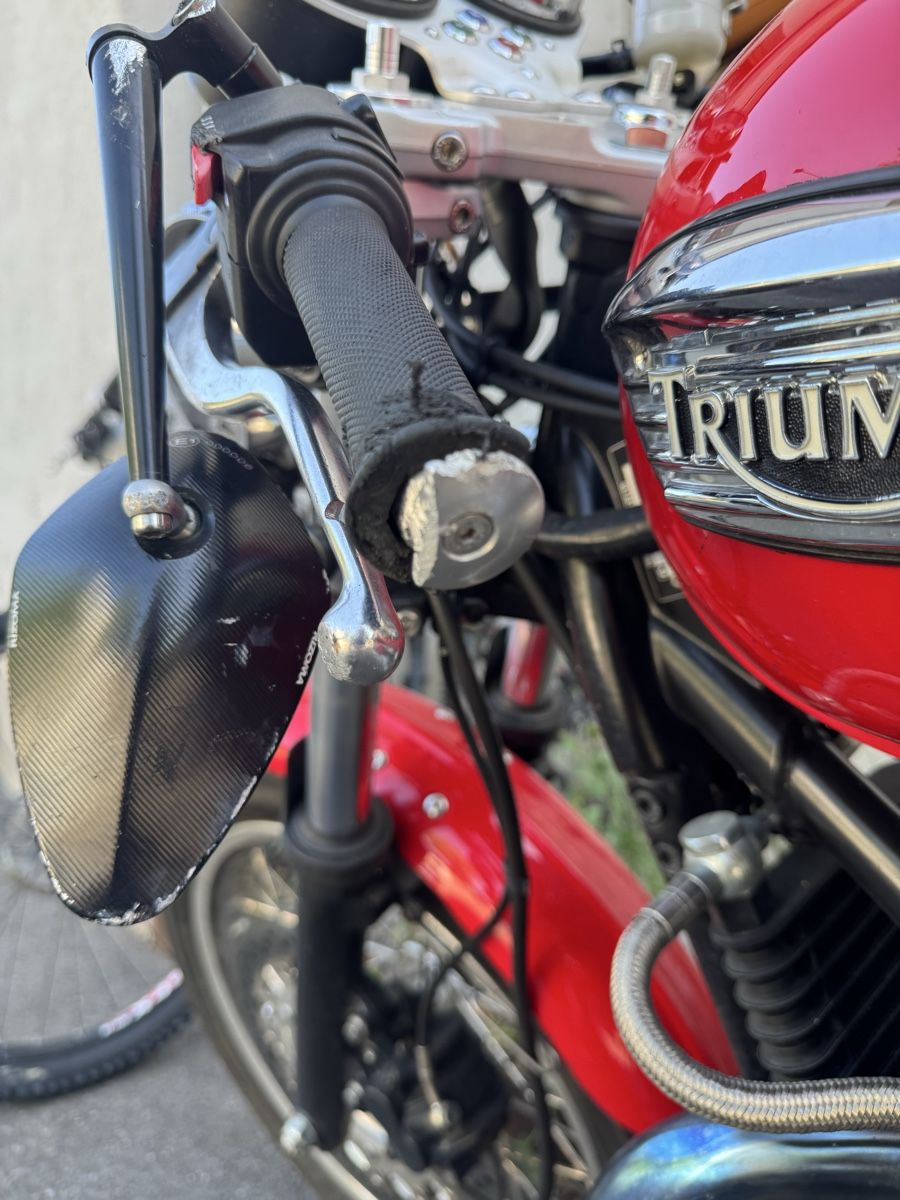 Triumph Strasse: Triumph Thruxton 900 – Defekt aus Zollikerberg von KeanuRyan_ 5
