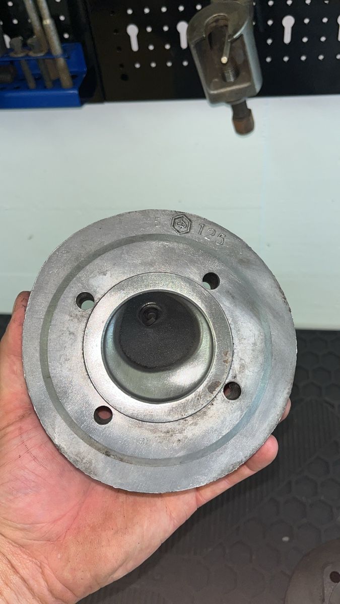 Altri prodotti elettronici: Vespa 125ccm Zylinderkopf – Usato da Obfelden venduto da Wonder_Mike 1