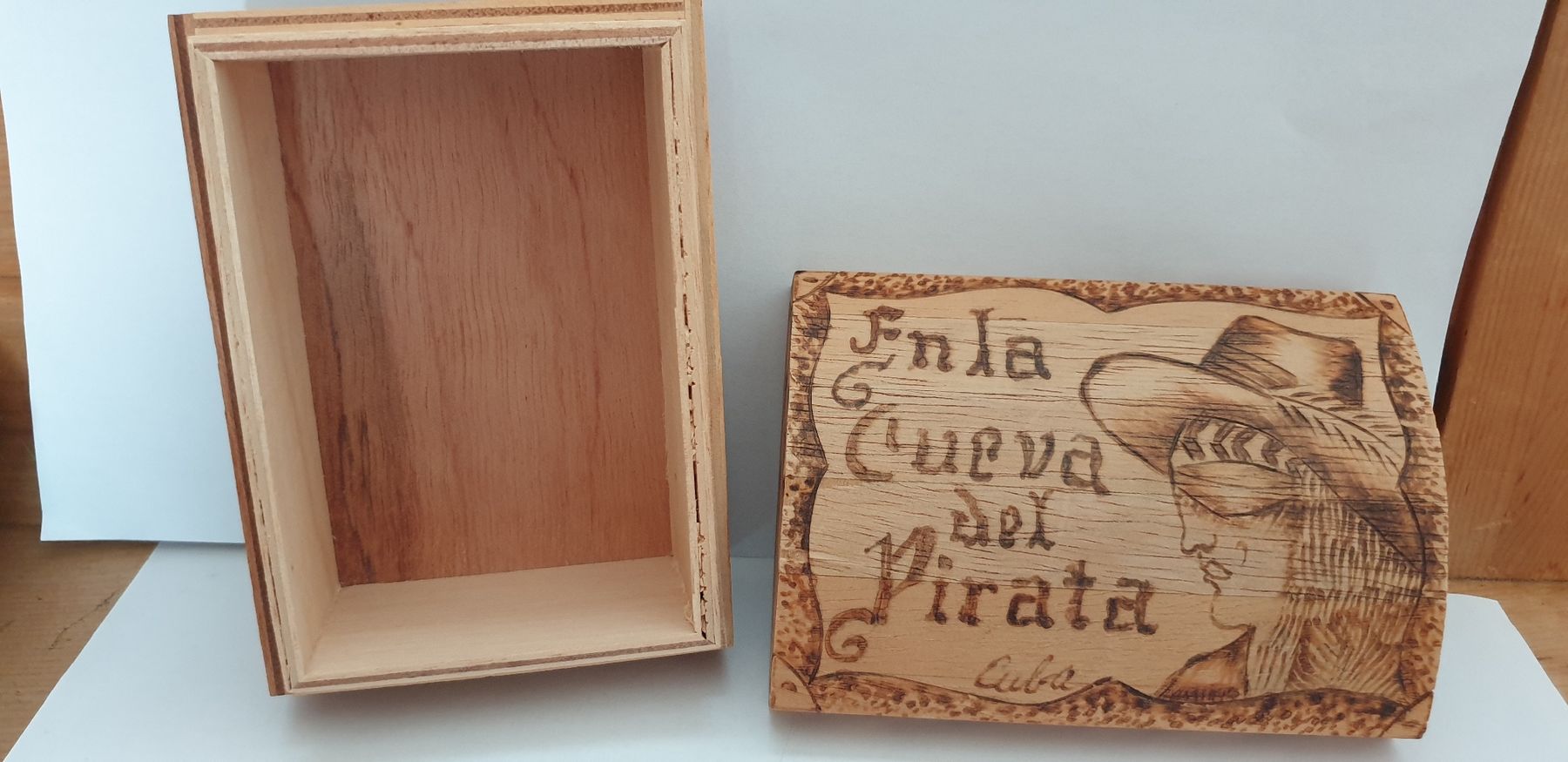 Truhen: Schatztruhe  Holz  Kuba – Gebraucht aus Wildhaus von enzian66 1