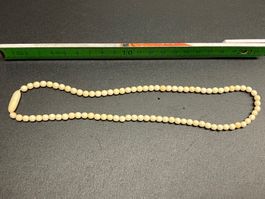 Collana vintage in osso / dente