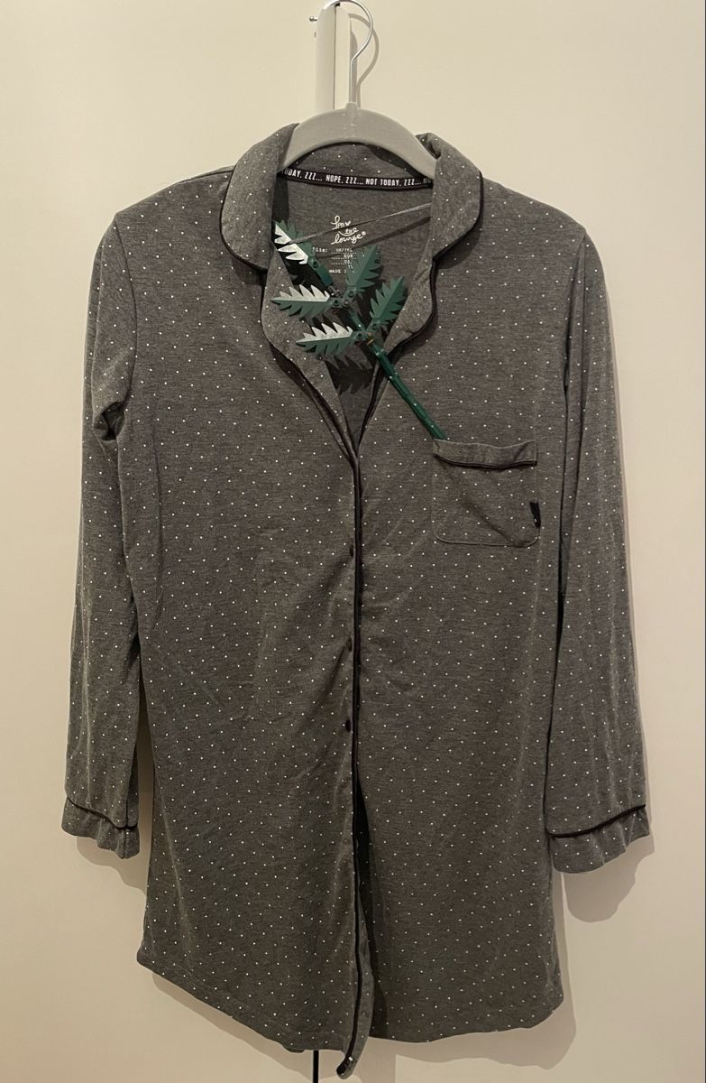 Negligees & Pigiami: Cosy Grey Spotty Loungewear – Usato da Zollikerberg venduto da BS.SM