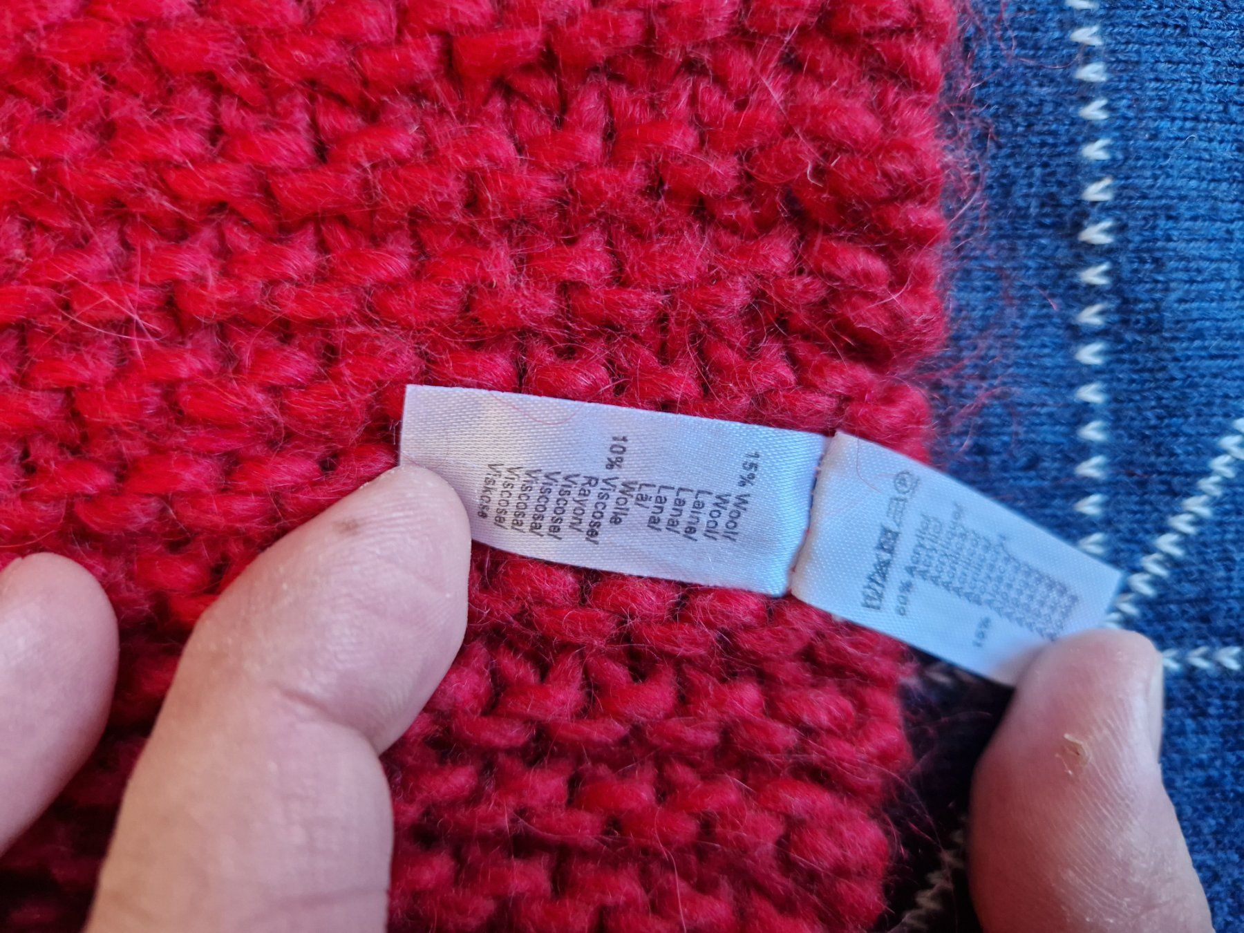 Esprit Foulards, Tücher & Schals: Esprit Set Schal und Mütze rot mit Wolle – Gebraucht aus MUEHLAU von ibo_5c7d 1