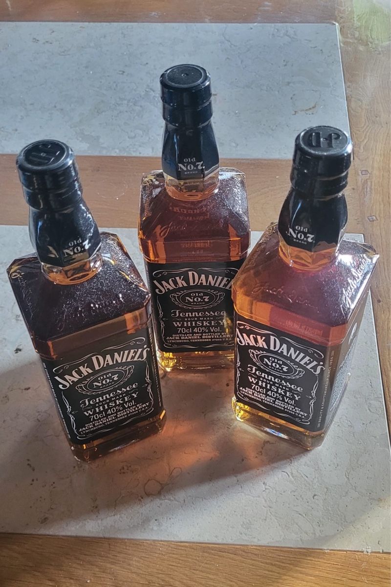 Jack Daniels Spirituosen: 3 bouteilles de Jack Daniel's Old N°7, 0.7 litres – Neu (gemäss Beschreibung) aus Bursinel von SeveralLives 1