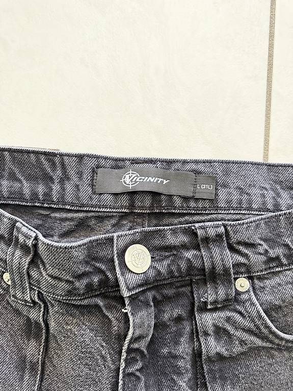 Pantaloni: Vicinity Cargo Hose – Usato da Urtenen-Schönbühl venduto da ninociotti 1