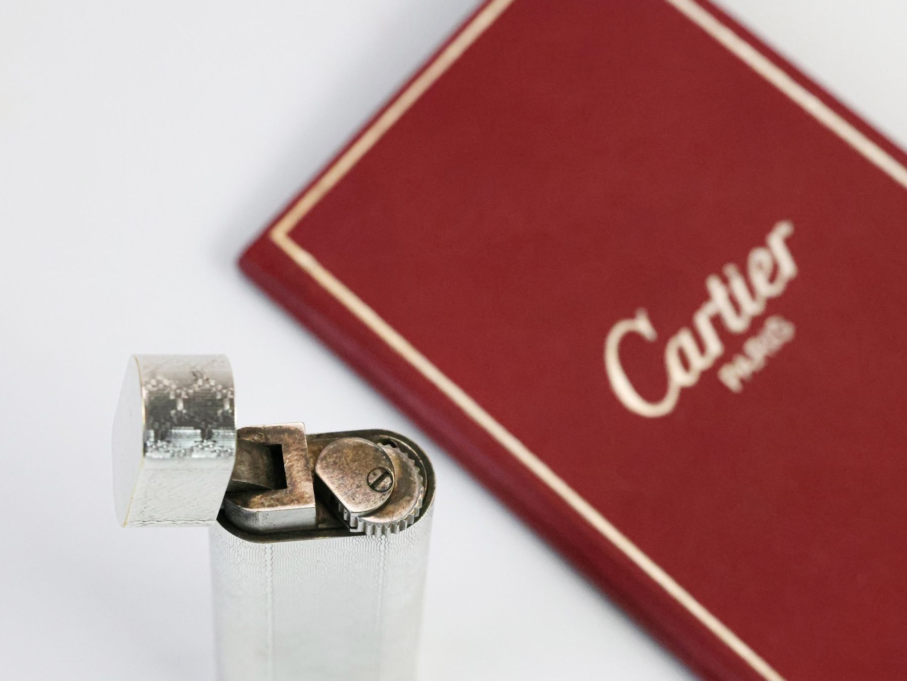 Cartier Accendini: Cartier Paris Feuerzeug mit Originalverpackung – Usato da Varen venduto da sEdelweiss 2