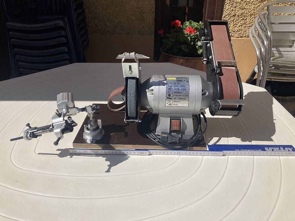 Smerigliatrici & Lucidatrici: Bohrer Schleifmaschine 220 Volt – Usato da Löhningen venduto da Strubi49