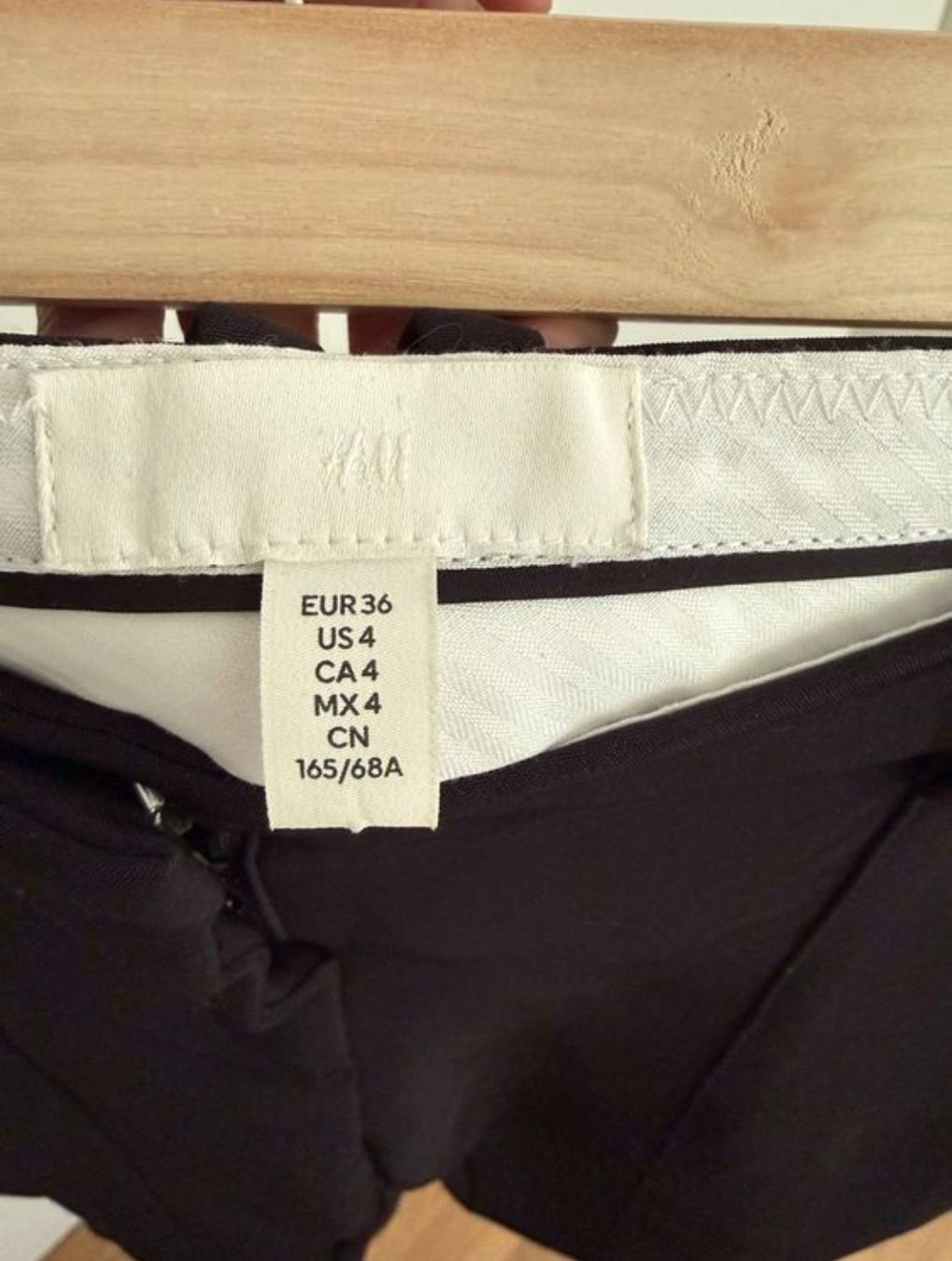 H&M Pantaloni: Black Capri Pants, unworn – Nuovo (secondo la descrizione) da Zürich venduto da jac_qw7q 3