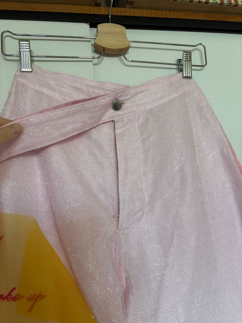 Pantaloni: embroidered pink pants - S / unique piece – Usato da St-Saphorin-Lavaux venduto da selb94 7