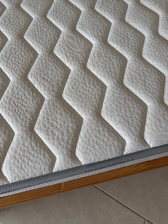 Lits: Lit Ikea avec mátelas 135x200  – D'occasion à MORGES par lroman 4