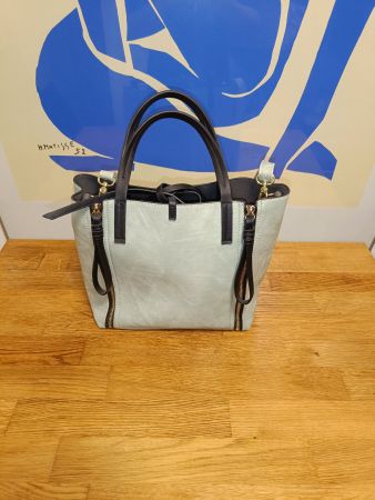 Mintgrüne Handtasche mit herausnehmbarer Innentasche